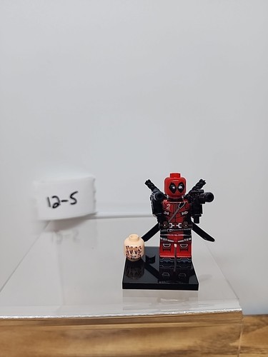 Deadpool custom minifigure - custom,